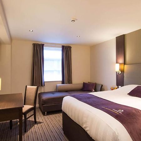 Premier Inn London Hendon - The Hyde Exterior photo
