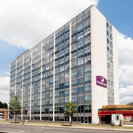 Premier Inn London Hendon - The Hyde Exterior photo